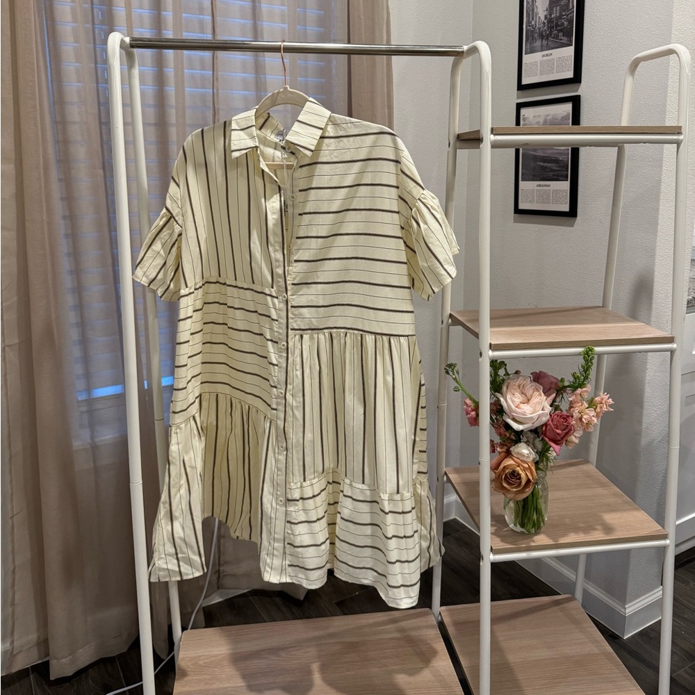 BRAND NEW Petal & Pup Mini Smock Dress (Size M)